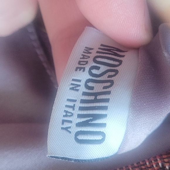 2000'sMoschino Floral Tapestry Shoulder Bag with Floral Appliques. Made In Italy - Picture 13 of 15